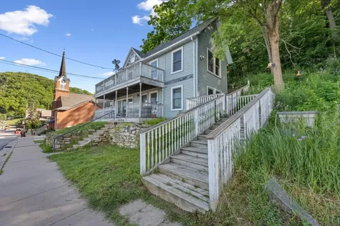 108 S Hill Street Fountain City WI 54629