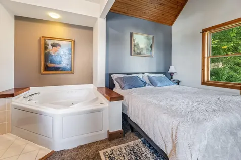 108 S Hill Street Fountain City WI 54629
