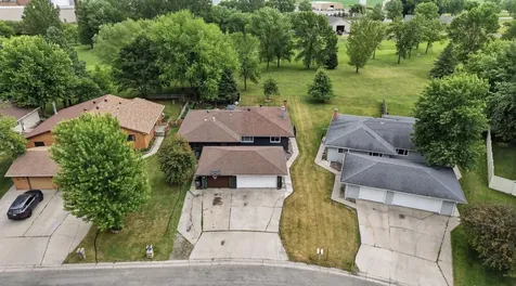 2328 Country Club Parkway Moorhead MN 56560
