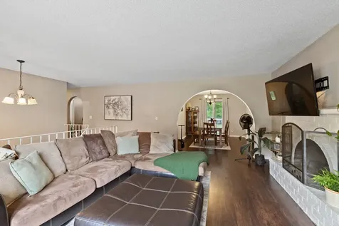 121 Chaparral Drive Apple Valley MN 55124