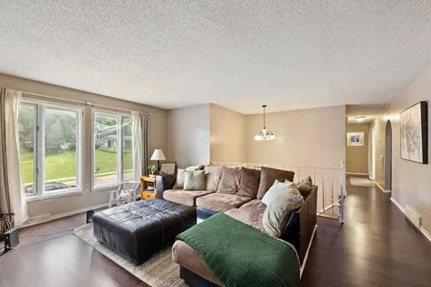 121 Chaparral Drive Apple Valley MN 55124