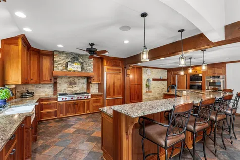 365 Pleasant View Road Chanhassen MN 55317