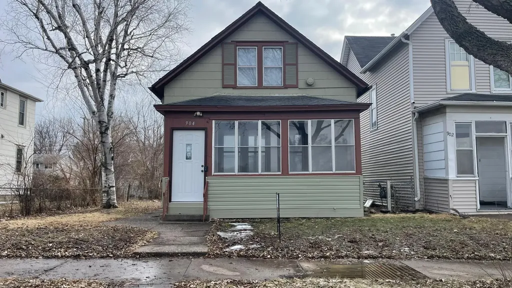 904 Jessamine Avenue E Saint Paul MN 55106
