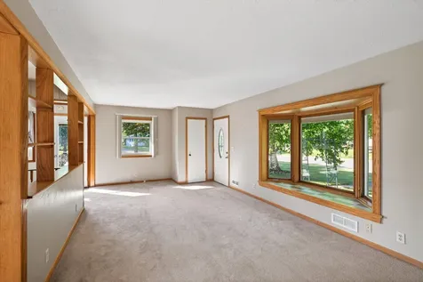 7846 Gresham Lane S Cottage Grove MN 55016