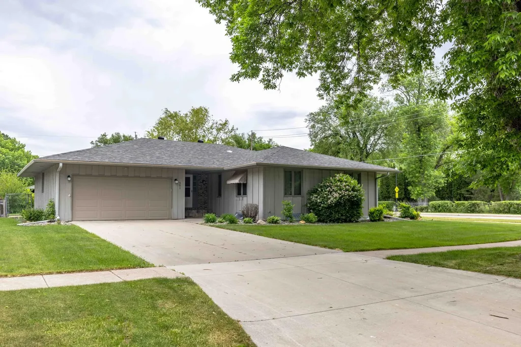 501 23rd Avenue S Fargo ND 58103