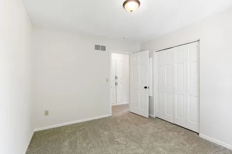2176 Leyland Alcove Woodbury MN 55125
