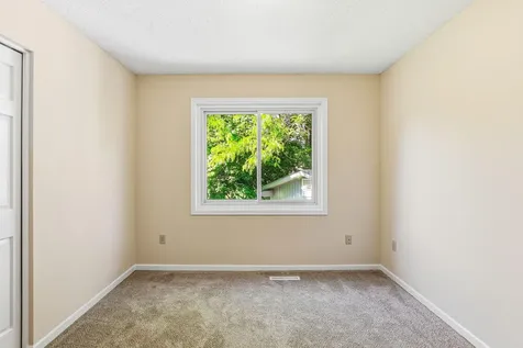 2176 Leyland Alcove Woodbury MN 55125