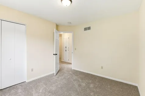 2176 Leyland Alcove Woodbury MN 55125