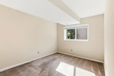 2176 Leyland Alcove Woodbury MN 55125