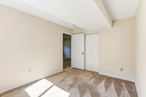 2176 Leyland Alcove Woodbury MN 55125
