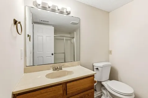 2176 Leyland Alcove Woodbury MN 55125