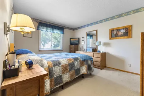 975 Heritage Court E Vadnais Heights MN 55127