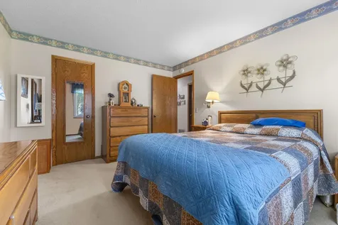 975 Heritage Court E Vadnais Heights MN 55127