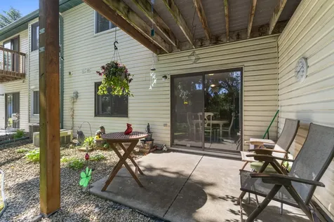 975 Heritage Court E Vadnais Heights MN 55127