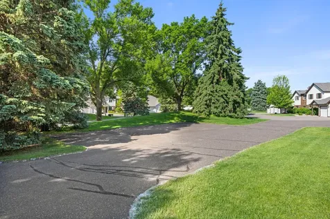 975 Heritage Court E Vadnais Heights MN 55127