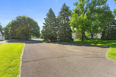 975 Heritage Court E Vadnais Heights MN 55127
