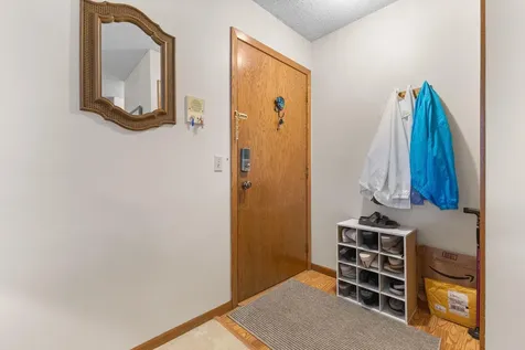 975 Heritage Court E Vadnais Heights MN 55127
