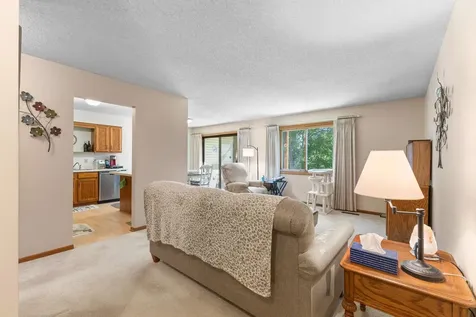 975 Heritage Court E Vadnais Heights MN 55127