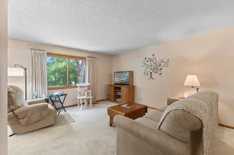 975 Heritage Court E Vadnais Heights MN 55127