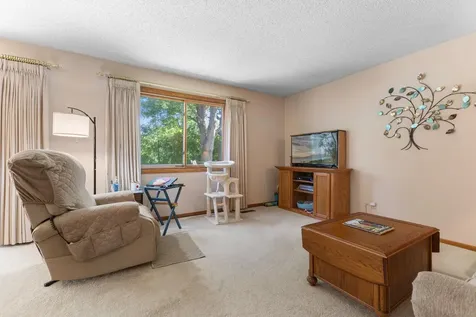 975 Heritage Court E Vadnais Heights MN 55127