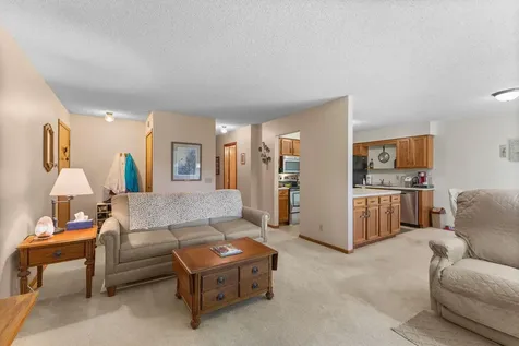 975 Heritage Court E Vadnais Heights MN 55127