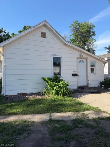 607 1st Avenue E Shakopee MN 55379