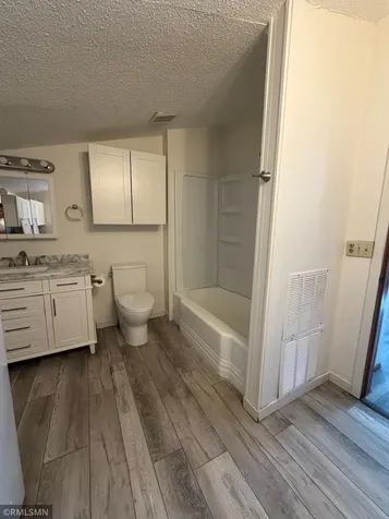 607 1st Avenue E Shakopee MN 55379