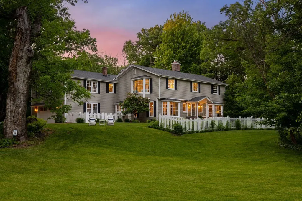 60 Myrtlewood Road Wayzata MN 55391