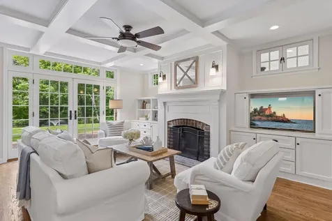 60 Myrtlewood Road Wayzata MN 55391