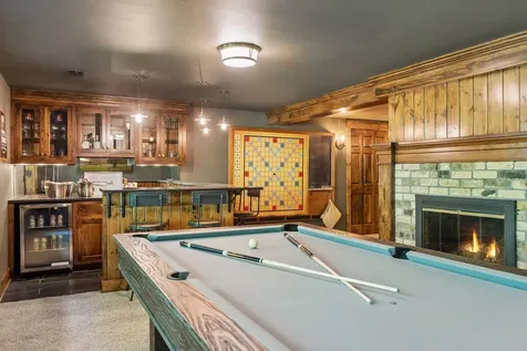 60 Myrtlewood Road Wayzata MN 55391