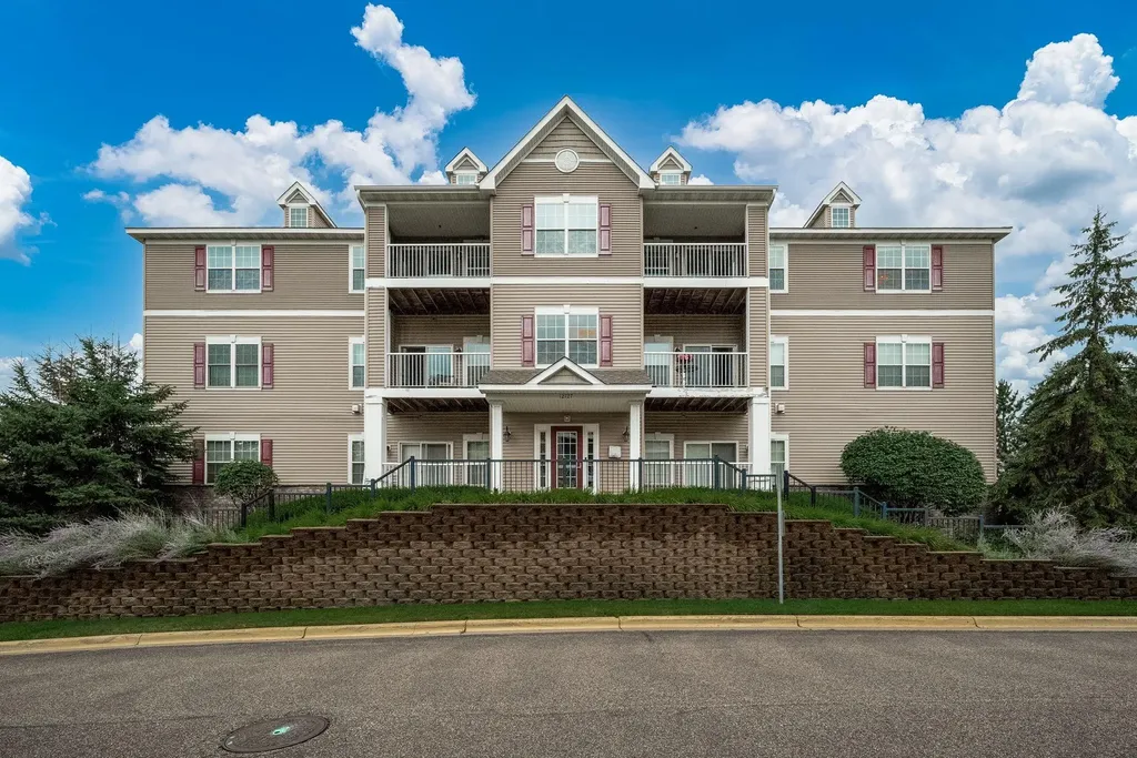 12727 College View Drive Eden Prairie MN 55347