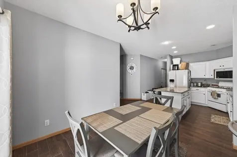 440 Hickory Lane N Oakdale MN 55128