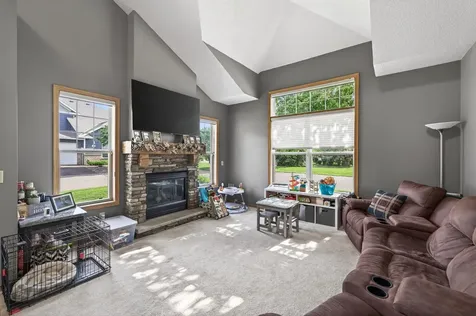 440 Hickory Lane N Oakdale MN 55128