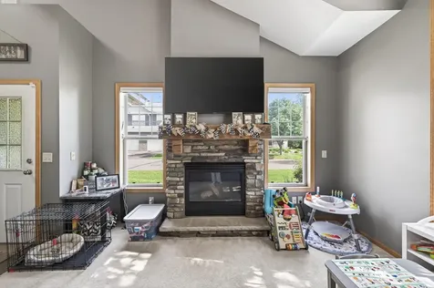 440 Hickory Lane N Oakdale MN 55128