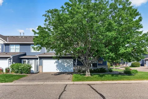 440 Hickory Lane N Oakdale MN 55128