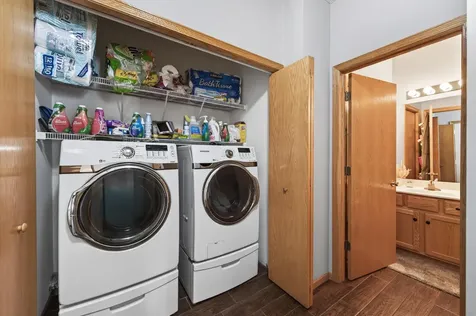 440 Hickory Lane N Oakdale MN 55128