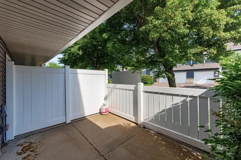 440 Hickory Lane N Oakdale MN 55128