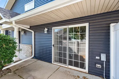 440 Hickory Lane N Oakdale MN 55128