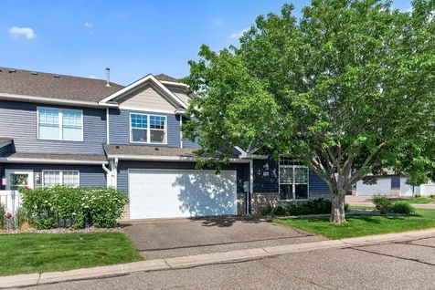 440 Hickory Lane N Oakdale MN 55128