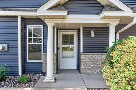 440 Hickory Lane N Oakdale MN 55128