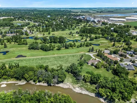 705 18th Avenue N Moorhead MN 56560