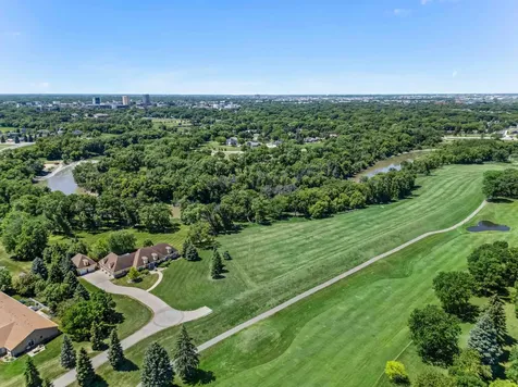 705 18th Avenue N Moorhead MN 56560