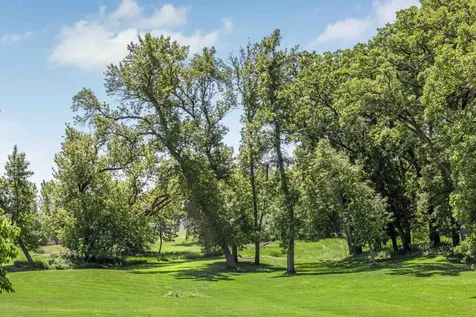 705 18th Avenue N Moorhead MN 56560
