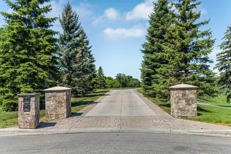 705 18th Avenue N Moorhead MN 56560