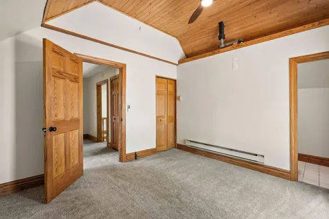 2219 Eldridge Avenue E North Saint Paul MN 55109
