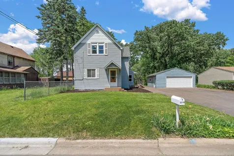 2219 Eldridge Avenue E North Saint Paul MN 55109