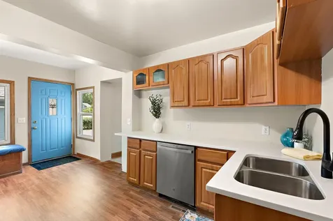 2219 Eldridge Avenue E North Saint Paul MN 55109