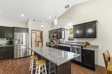 300 Tanager Road Mankato MN 56001