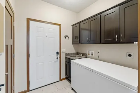 300 Tanager Road Mankato MN 56001