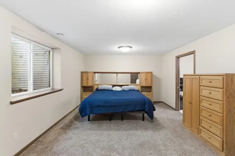 300 Tanager Road Mankato MN 56001